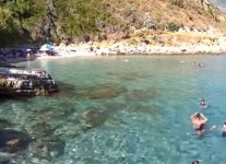 Spiaggia Agios Thomas di Cefalonia.jpg